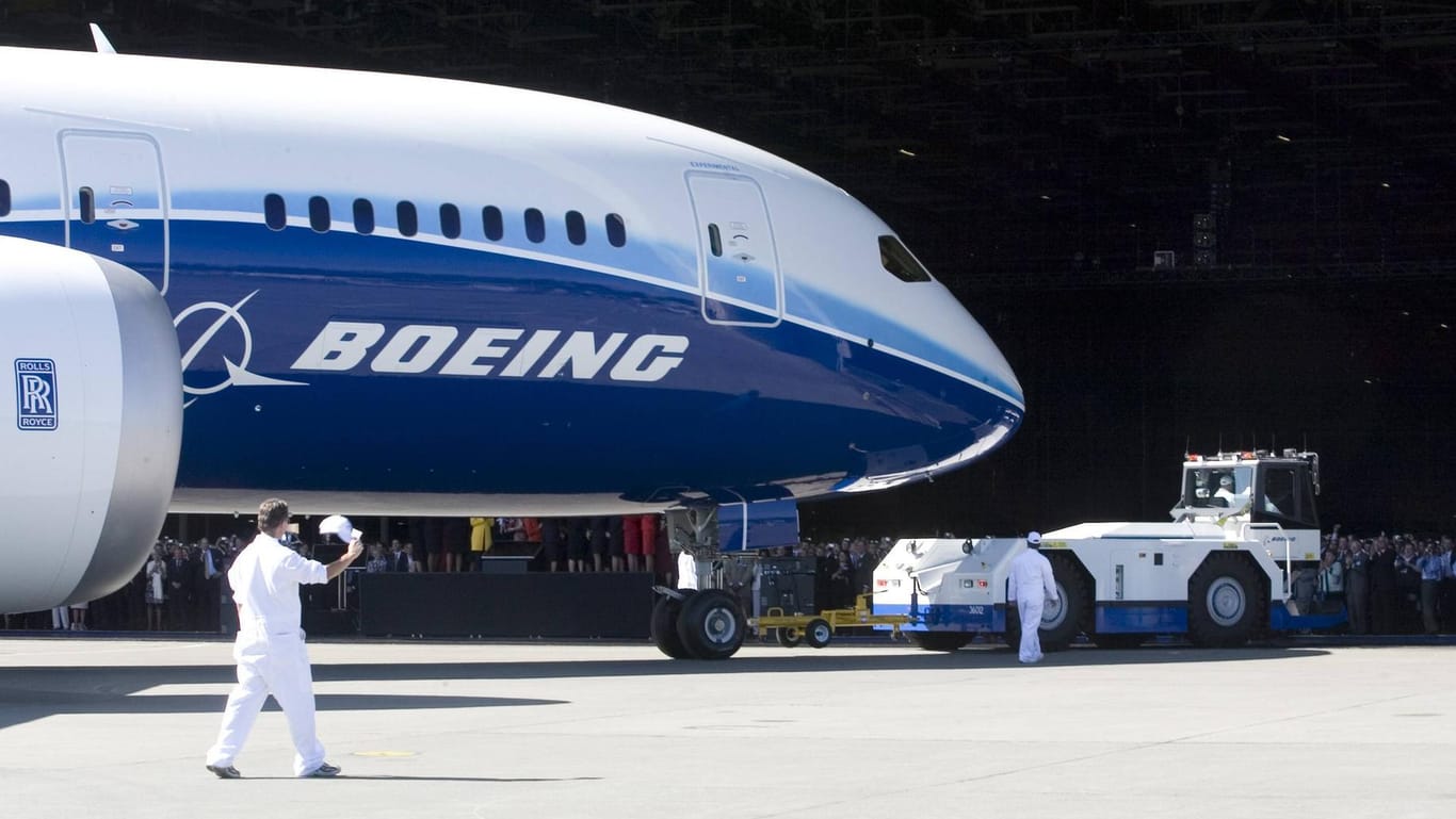 Ein Boeing Dreamliner bei der Vorstellung des Modells im Jahr 2007: Ein Ingenieur erhebt schwere Vorwürfe gegen den US-Flugzeughersteller.