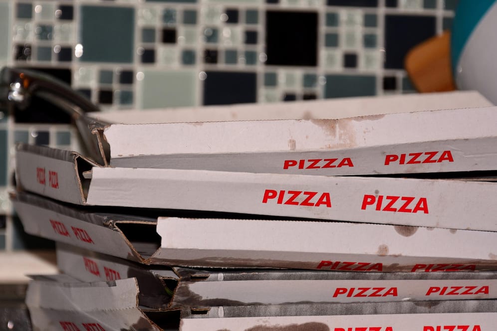 Leere Pizzakartons: Ist Altpapier verschmutzt, gehört es nicht in die Altpapiertonne.