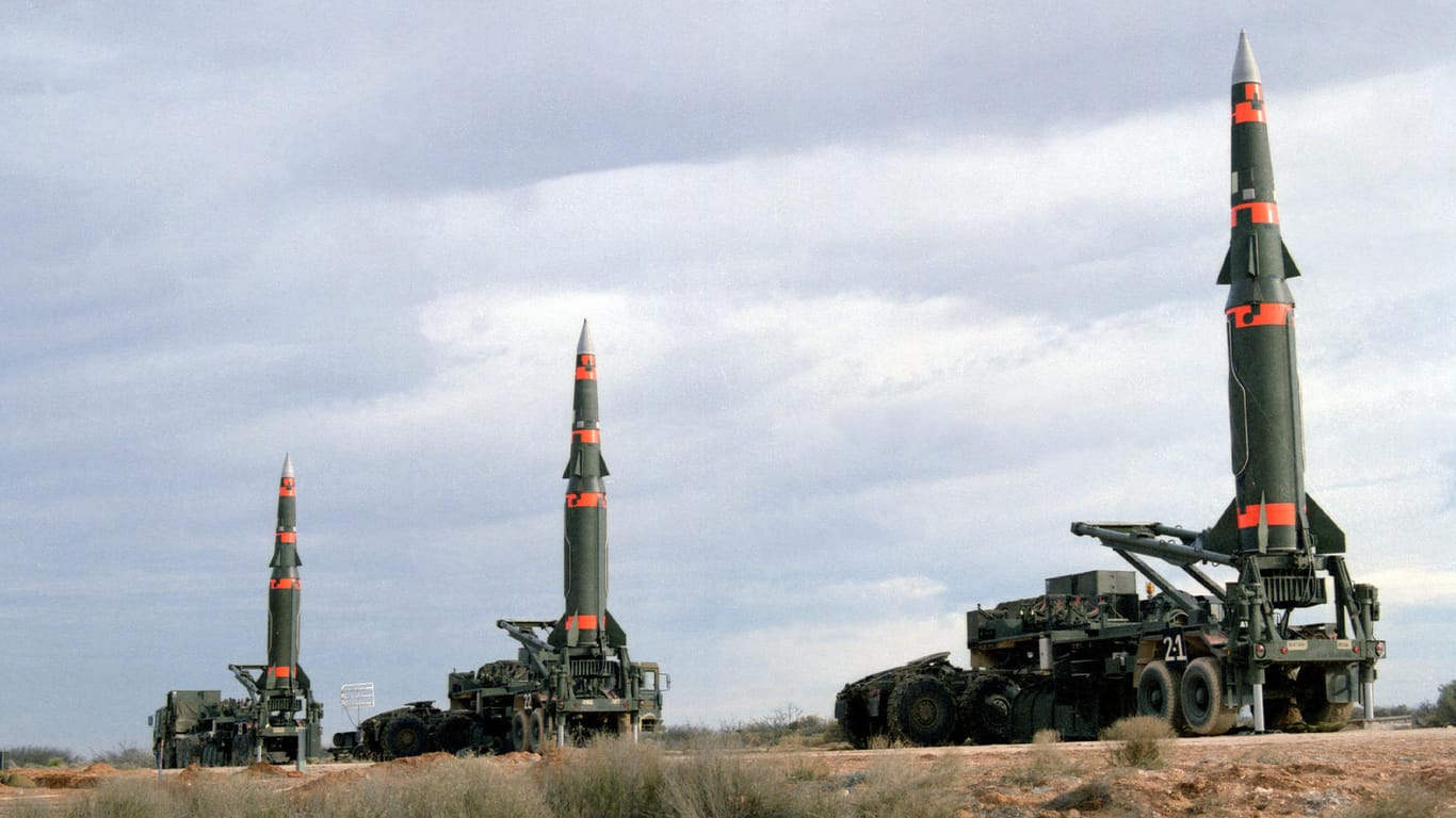 Pershing-II-Raketen auf einem Testgelände in den USA (Archivbild): Die Mittelstreckenraketen waren nach dem Abschluss des INF-Vertrages 1988 vernichtet worden. Nun wollen die USA ein neues konventionelles Mittelstreckenraketen-System entwickeln.