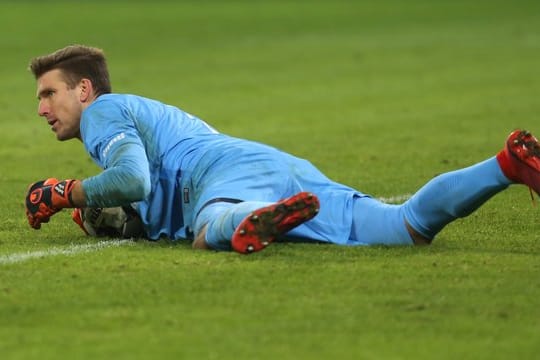 Nach einem Fehler von Torwart Andreas Luthe hat der FC Augsburg sein Testspiel gegen den FC Bologna verloren.