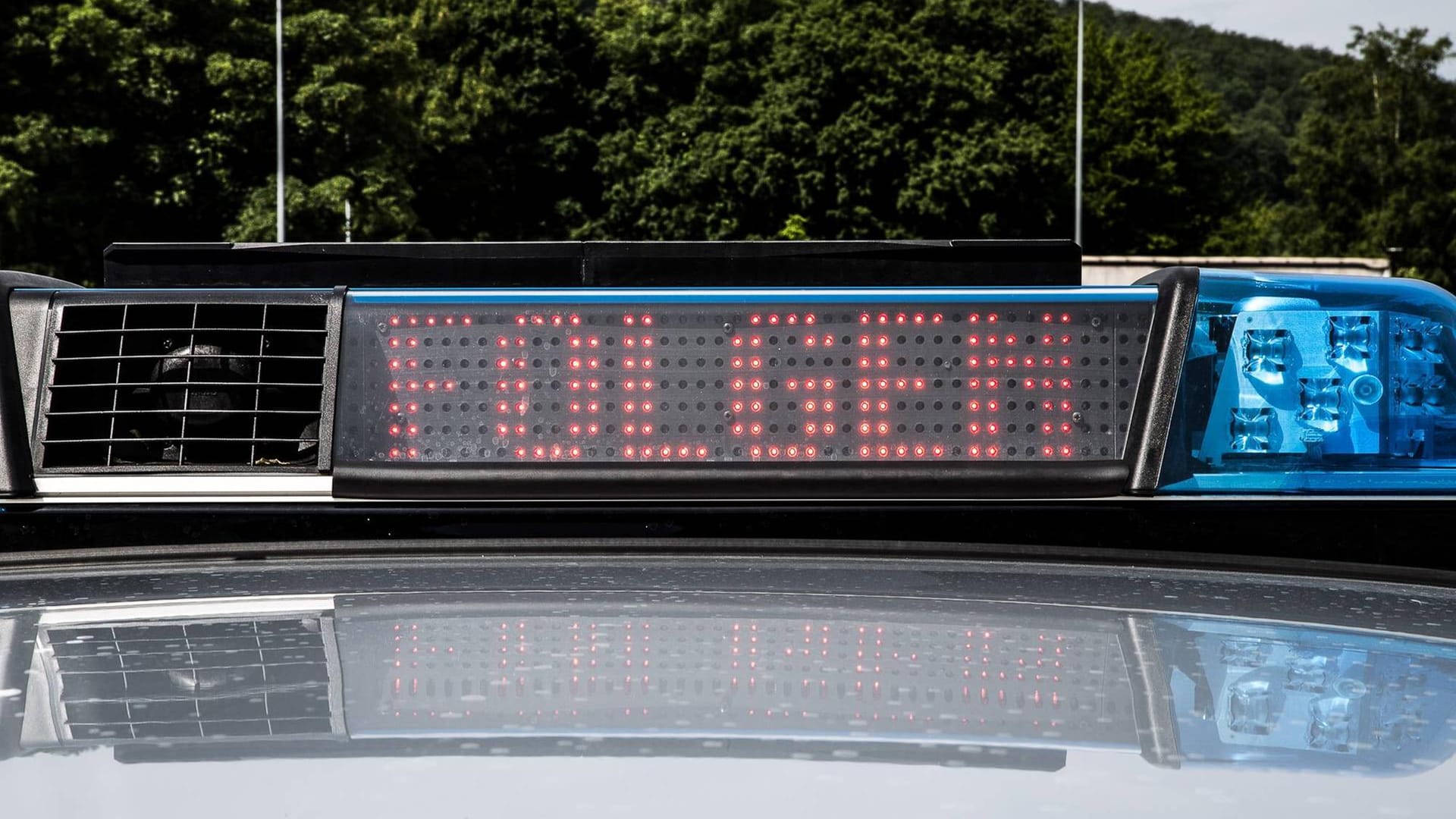 Polizeikontrolle: Ein flüchtiger Autofahrer ist kurzerhand in die Mosel gesprungen. (Symbolbild) Polizeikontrolle: Ein flüchtiger Autofahrer ist kurzerhand in die Mosel gesprungen. (Symbolbild)
