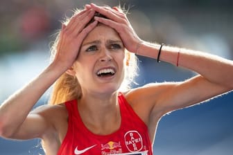 Nicht zu fassen: Konstanze Klosterhalfen nach ihrem Rekordlauf in Berlin.