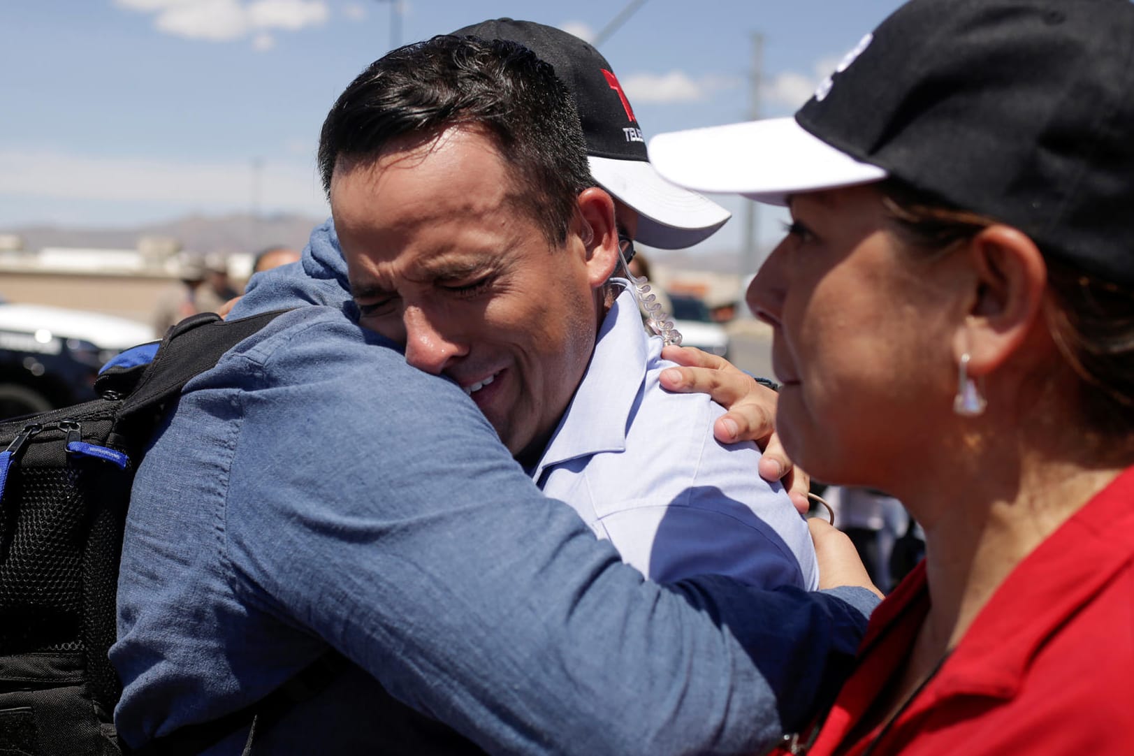 Unfassbare Gewalttat: Ein TV-Reporter bricht in El Paso in Tränen aus.