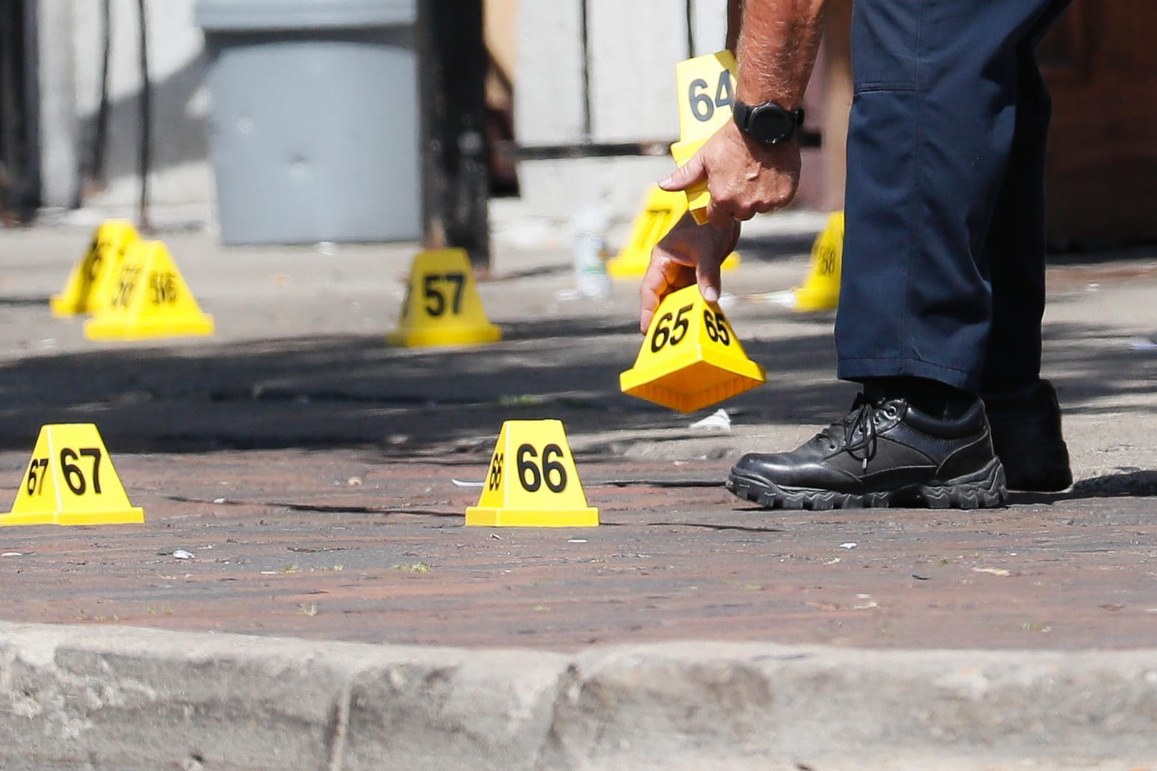 Spurensicherung in Dayton, Ohio: Der Angreifer erschoss mit einer Langwaffe neun Menschen, bevor er selbst von der Polizei erschossen wurde.