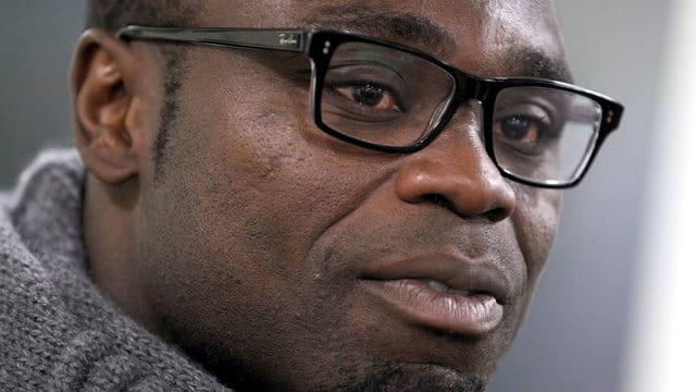Asamoah hat Schalkes Aufsichtsratschef Clemens Tönnies nach dessen Aussagen scharf kritisiert. Asamoah hat Schalkes Aufsichtsratschef Clemens Tönnies nach dessen Aussagen scharf kritisiert.