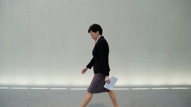 Carrie Lam, Regierungschefin von Hongkong verurteilt die anhaltende Gewalt bei den Demonstrationen in der Stadt. Carrie Lam, Regierungschefin von Hongkong verurteilt die anhaltende Gewalt bei den Demonstrationen in der Stadt.