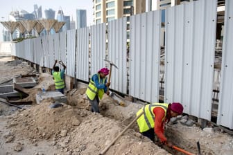 Arbeiten unter schweren Bedingungen: Die Beschäftigten in Katar.