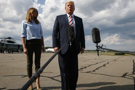 Nach den Massakern in Texas und Ohio hat US-Präsident Trump den Menschen in den betroffenen Städten sein Mitgefühl ausgesprochen.