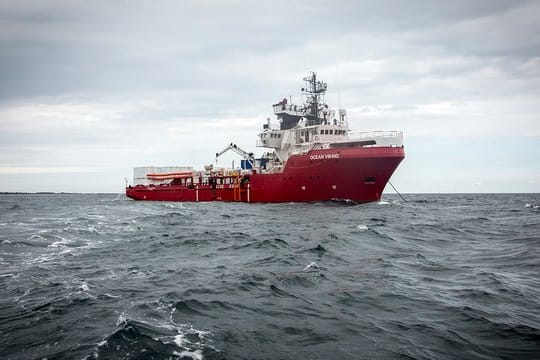 Die "Ocean Viking" soll im Auftrag der französischen Hilfsorganisation "SOS Mediterranee" Flüchtlinge vor der libyschen Küste suchen.