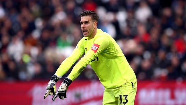 Wechselt ablösefrei von West Ham United zum FC Liverpool: Torwart Adrian. Wechselt ablösefrei von West Ham United zum FC Liverpool: Torwart Adrian.