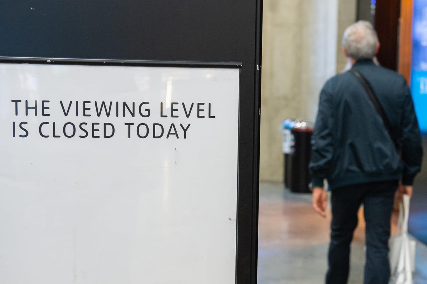 Die Aussichtsplattform der Londoner Tate Galerie ist geschlossen: Am Montag hat ein Jugendlicher offenbar einen Sechsjährigen aus dem 10. Stock des Gebäudes geworfen. Das Motiv ist bisher völlig unklar.