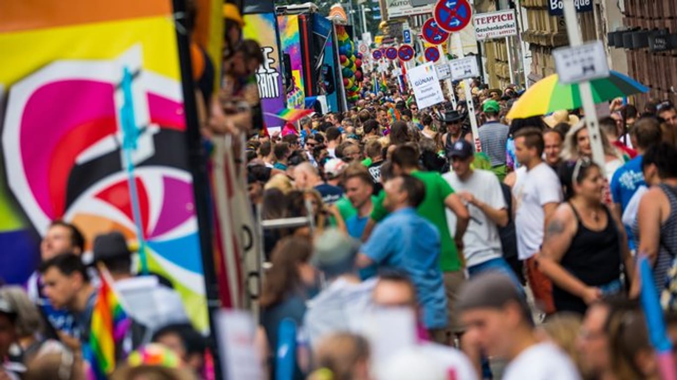 Christopher Street Day: Die Parade steht für die Rechte der Schwulen, Lesben, Bisexuellen und Transgender.
