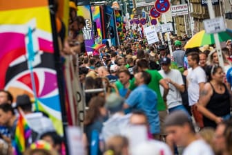 Christopher Street Day: Die Parade steht für die Rechte der Schwulen, Lesben, Bisexuellen und Transgender.