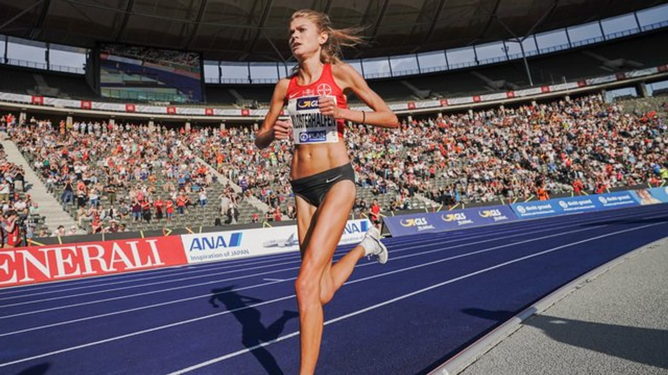 Konstanze Klosterhalfen stellte in Berlin einen neuen deutschen Rekord über die 5000 Meter auf.