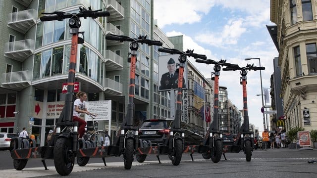 Elektro-Tretroller sind seit Juni in Deutschland zugelassen. Elektro-Tretroller sind seit Juni in Deutschland zugelassen.
