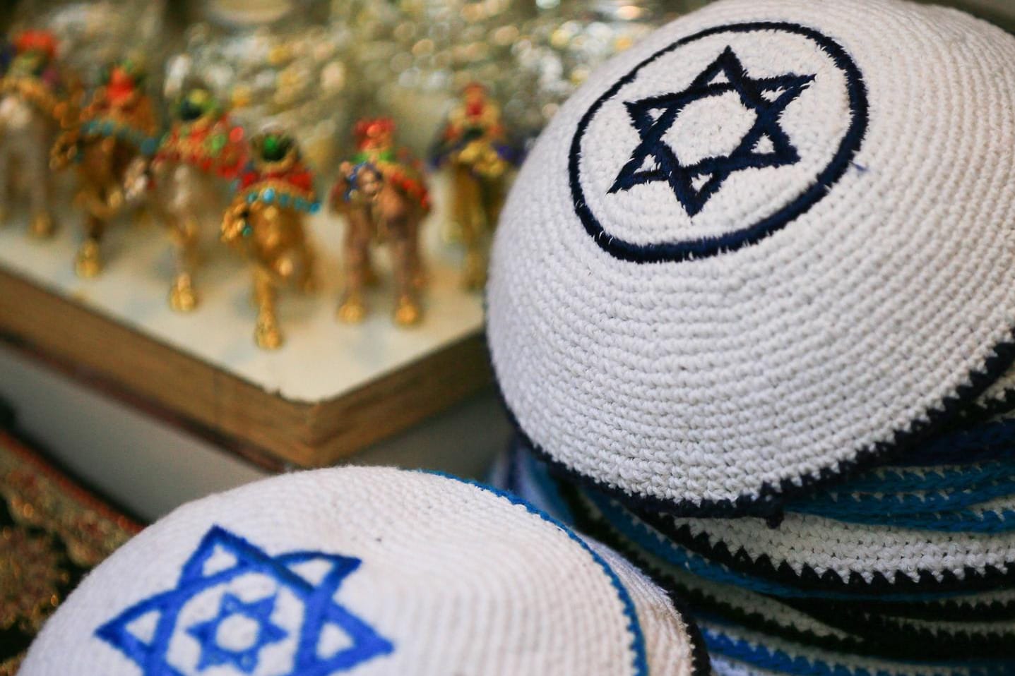 Traditionelle jüdische Kopfbedeckung: In München wurden ein Rabbiner und seine Söhne Opfer eines antisemitischen Übergriffs – sie trugen Kippot.
