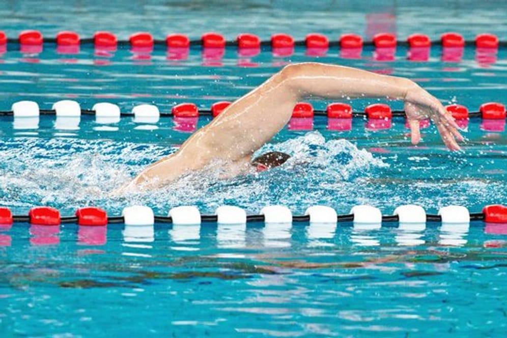 Schwimmen schont die Gelenke, Sehnen und Bänder.