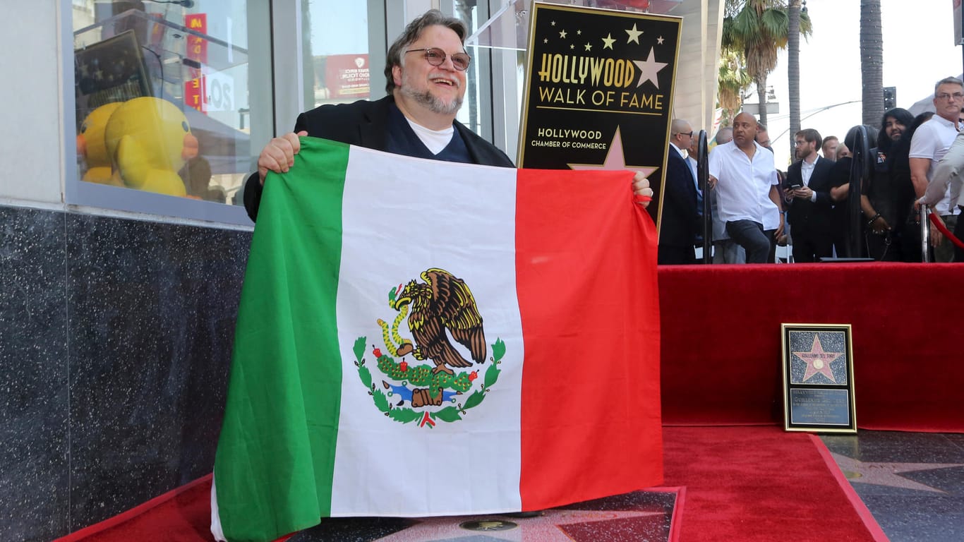 Oscar-Preisträger del Toro enthüllt Stern am Walk of Fame: Der Regisseur aus Mexiko hat ein Faible für Märchen.