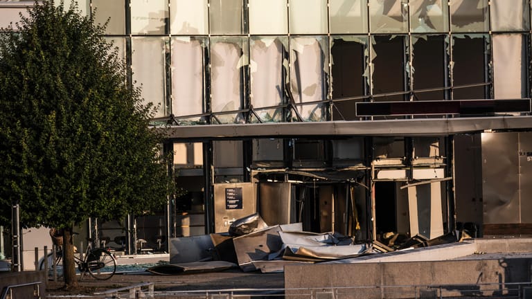 Die dänische Steuerbehörde: Eine schwere Explosion hat Kopenhagen erschüttert – die Polizei geht von einem Angriff aus.