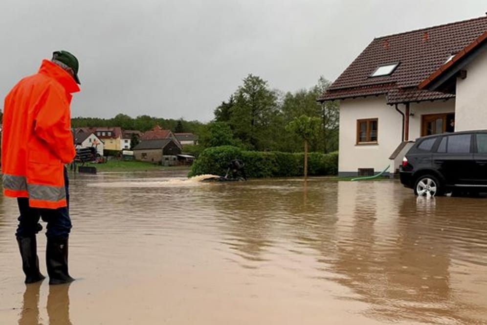 Überflutete Straßen führen zu überfluteten Kellern.