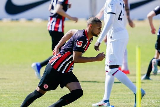 Eintracht-Neuzugang Djibril Sow beim Training.