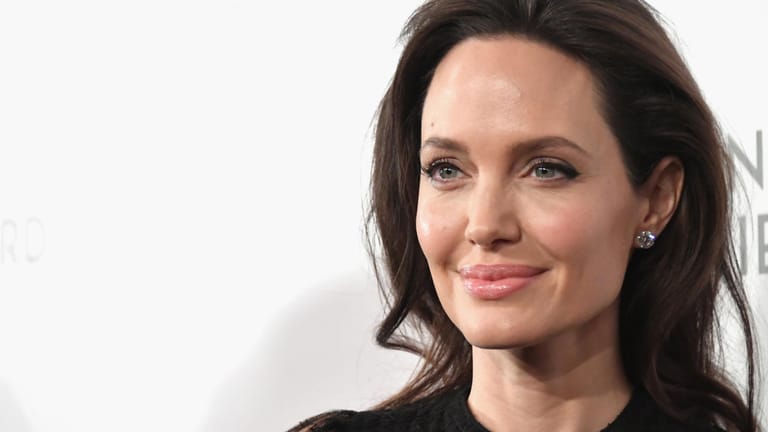 Angelina Jolie: Sie ist der Meinung, dass sie – hätte in sie in früheren Zeiten gelebt – dafür hätte verbrannt werden können, dass sie einfach sie selbst ist.