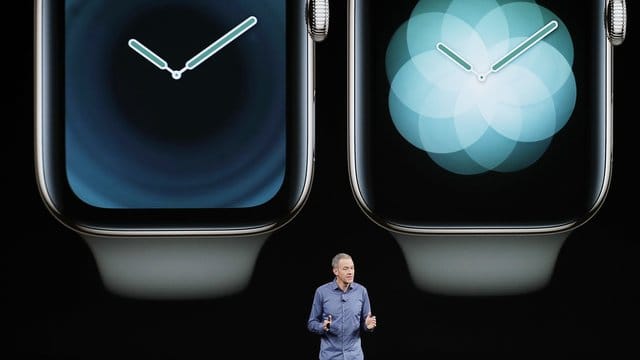 Jeff Williams, Chief Operating Officer bei Apple: Im Geschäft mit Computer-Uhren kann nach wie vor kein Wettbewerber zu Apple aufschließen. Jeff Williams, Chief Operating Officer bei Apple: Im Geschäft mit Computer-Uhren kann nach wie vor kein Wettbewerber zu Apple aufschließen.