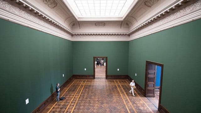 In dem Ausstellungsgebäude der Staatlichen Kunstsammlungen Dresden (SKD) sollen bis Anfang Dezember 2019 die berühmte Gemäldegalerie Alte Meister neu eingerichtet und zudem die Antiken der Skulpturensammlung einziehen. In dem Ausstellungsgebäude der Staatlichen Kunstsammlungen Dresden (SKD) sollen bis Anfang Dezember 2019 die berühmte Gemäldegalerie Alte Meister neu eingerichtet und zudem die Antiken der Skulpturensammlung einziehen.
