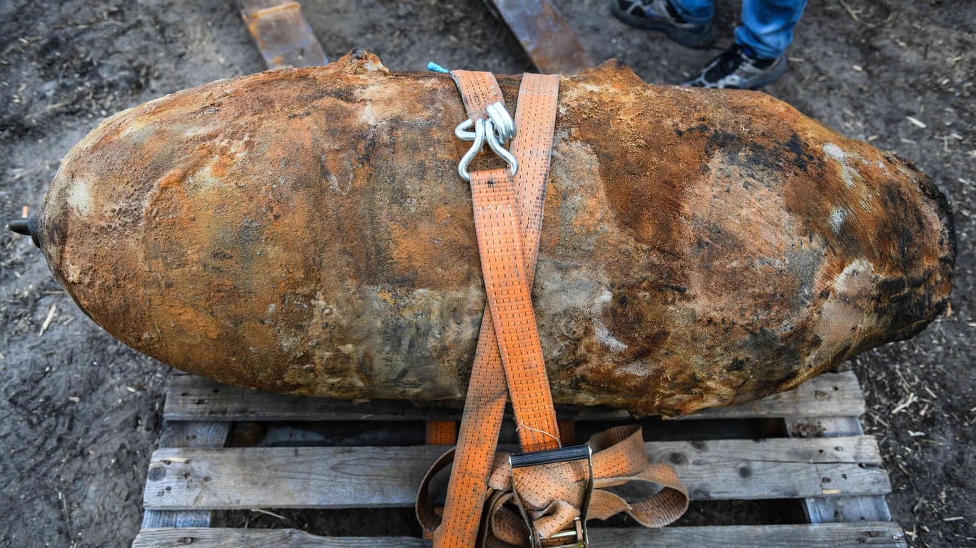 Eine Weltkriegsbombe auf einer Palette: In Essen ist ein ähnliches Exemplar gefunden worden.
