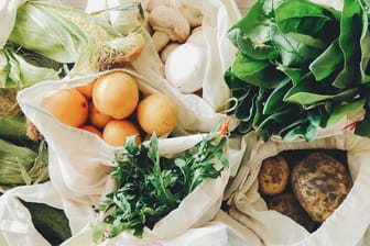 Frisches Gemüse: Die Produktion von Lebensmitteln verbraucht wertvolle Ressourcen.