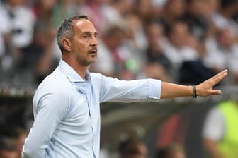 Cheftrainer Adi Hütter steht mit Eintracht Frankfurt gegen den FC Vaduz vor der nächsten Europa-Hürde.