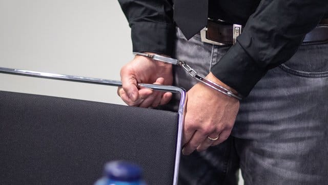 Der 44-jährige Angeklagte hatte zugegeben, unter anderem Nacktbilder seiner früheren Partnerin öffentlich gemacht zu haben. Der 44-jährige Angeklagte hatte zugegeben, unter anderem Nacktbilder seiner früheren Partnerin öffentlich gemacht zu haben.