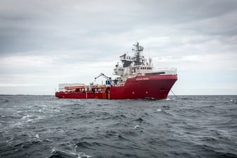 Das norwegische Schiff "Ocean Viking" soll im Auftrag der französischen Hilfsorganisation SOS Méditerranée Flüchtlinge vor der libyschen Küste suchen.