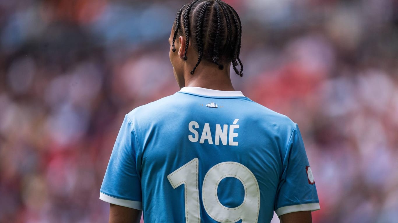 Leroy Sané bekommt derzeit viel Aufmerksamkeit geschenkt. Wie schwer ist er wirklich verletzt?
