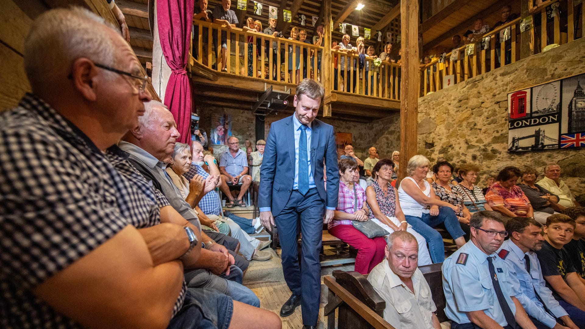 Alle Augen auf ihn: Kretschmer hat die vielleicht schwierigste politische Aufgabe in Deutschland zu bewältigen.