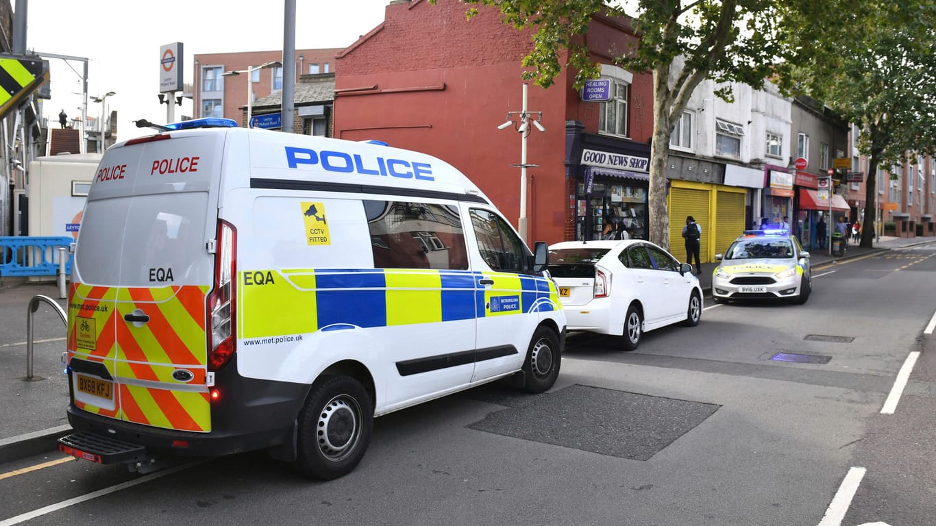 Macheten-Angriff in London: Ein Polizist wurde bei einer Verkehrskontrolle schwer verletzt.