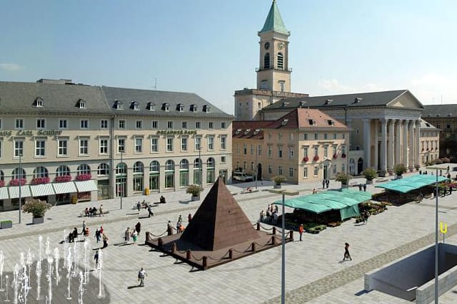 Die Marktplatz-Visualisierung: So soll der Karlsruher Marktplatz zukünftig aussehen.