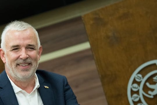 Will Union Berlin in der Bundesliga etablieren: Vereinsboss Dirk Zingler.