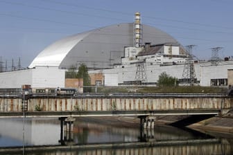 Das Kernkraftwerk in Tschernobyl: Menschen in der Ukraine sind immer noch von wirtschaftlichen Auswirkungen der damaligen Atom-Katastrophe betroffen.