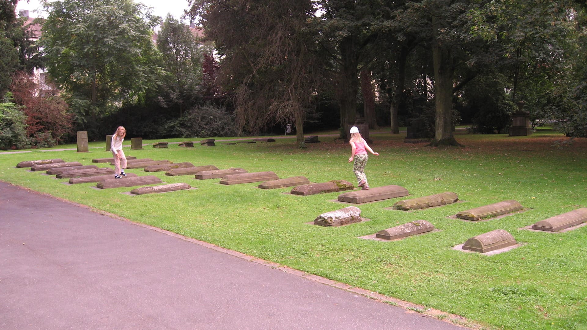 Westpark Dortmund: Der Westpark ist ein ehemaliger Friedhof.