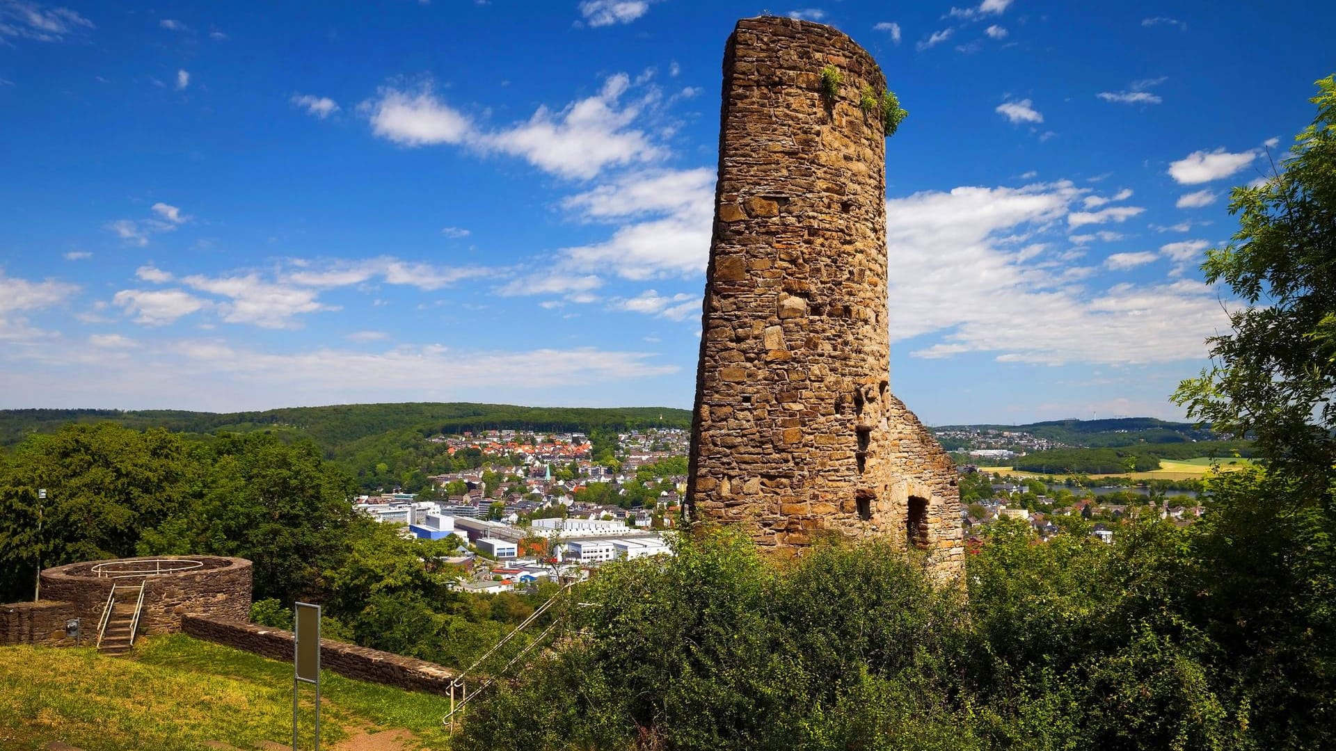 Burg Volmarstein: Die Burg liegt in der Stadt Wetter (Ruhr).