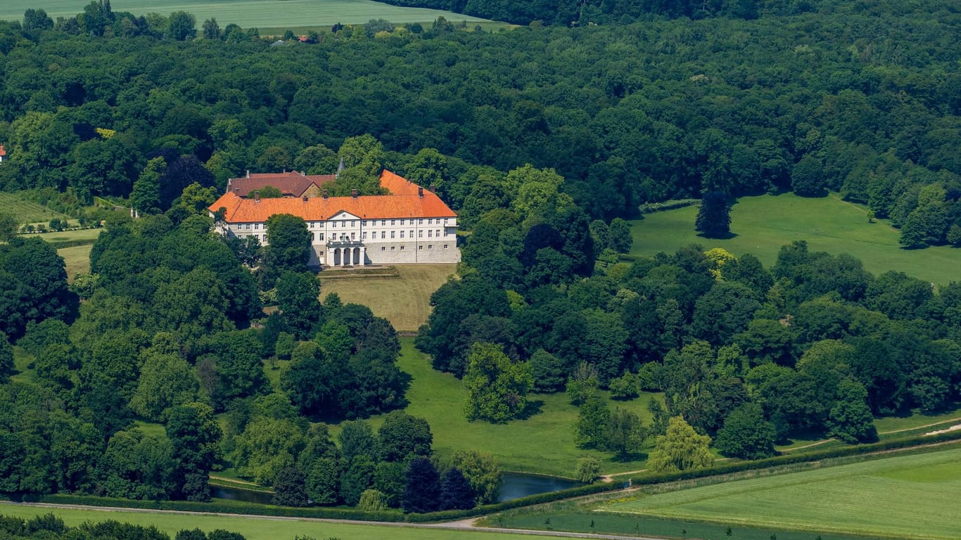Schloss Cappenberg in Selm: Vom Schloss aus hat man einen tollen Ausblick bis nach Dortmund.