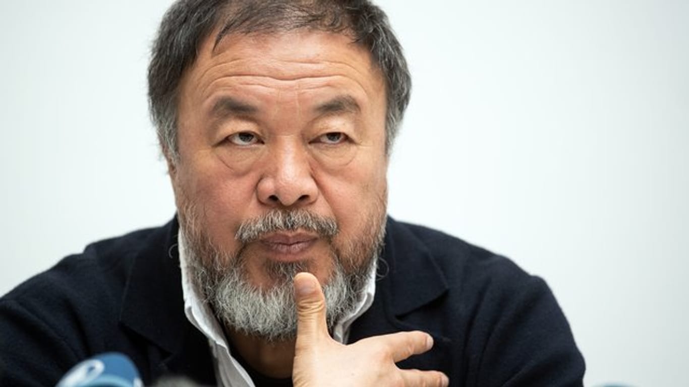Ai Weiwei moniert, dass Deutschland eine geschlossene Gesellschaft sei - und zieht die Konsequenzen.