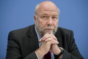 Der Afrika-Beauftragte der Bundesregierung, Günter Nooke: Er will eine ehrliche Debatte über die Aussagen des Aufsichtsratschef von Schalke 04, Clemens Tönnies.