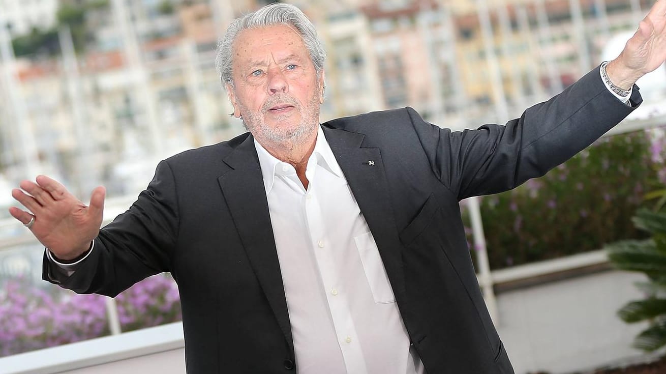 Alain Delon: Der französische Schauspieler lag zuletzt mehrere Wochen auf der Intensivstation.