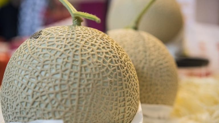 Cantaloupe: Auf der rauen Oberfläche können Keime gut anhaften.