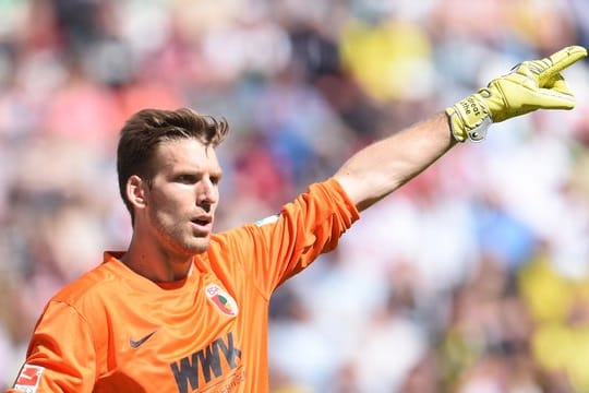 Steht weiter für den FC Augsburg zwischen den Pfosten: Torwart Andreas Luthe.