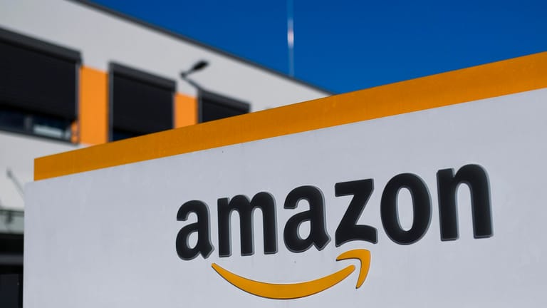 Das Logo von Amazon: Nutzer sollten sich vor zu günstigen Angeboten auf dem Portal hüten.