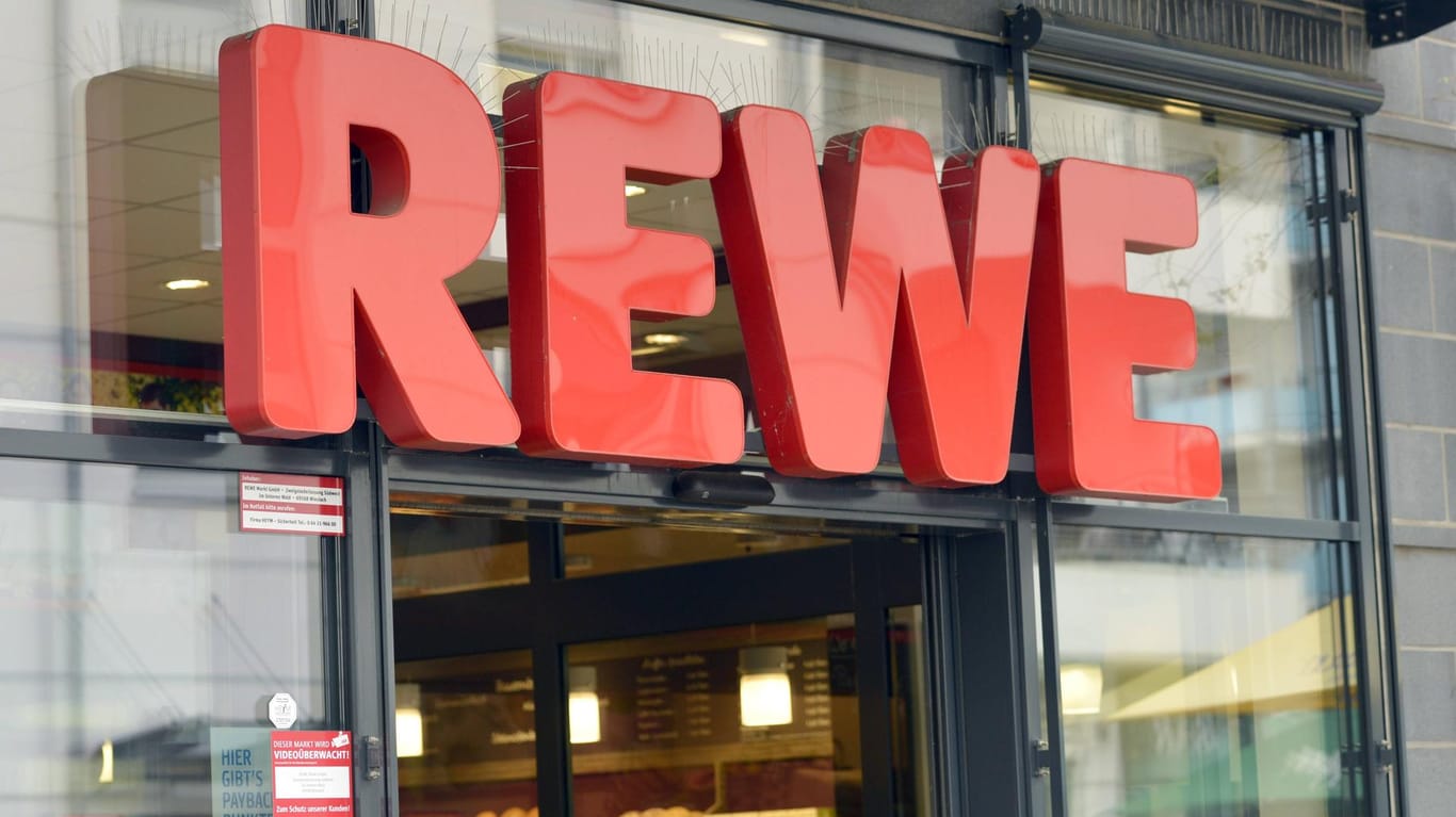 Rewe: Die Supermarktkette will sich von den Backshops am Filialeneingang trennen.