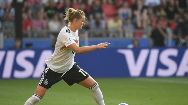 Entschuldigte sich für eine misslungene DFB-Aktion: Alexandra Popp.